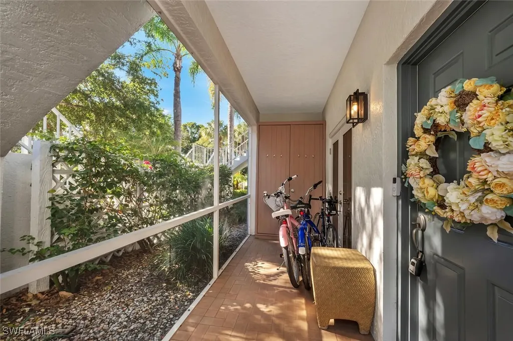 818 Tanbark Drive Naples FL 34108