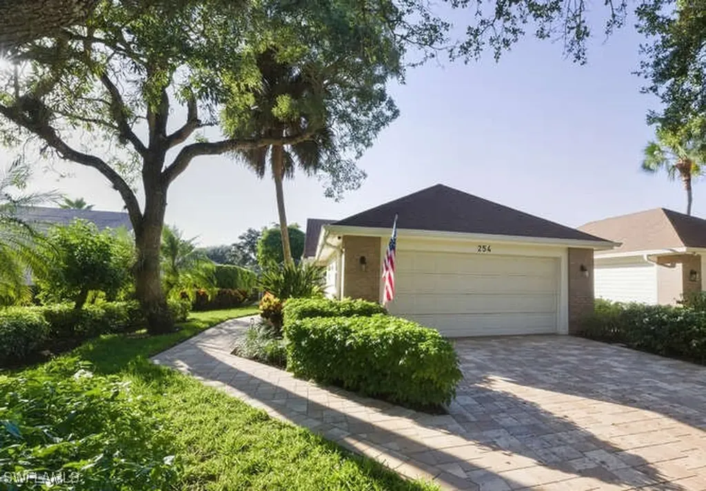 Naples FL, 254 Edgemere Way E
