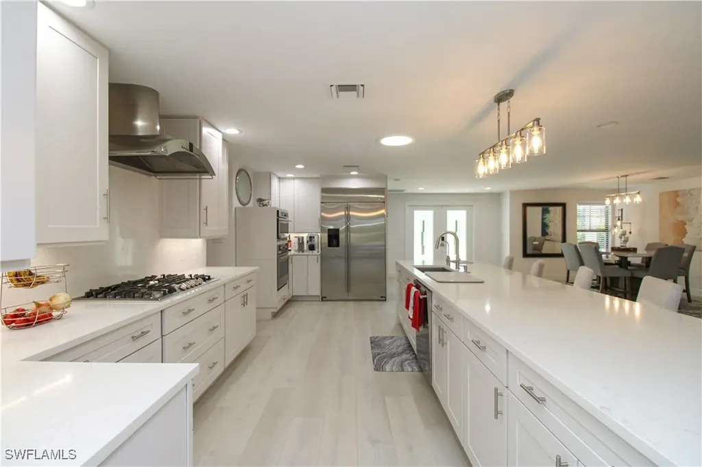 1555 Crayton Road Naples FL 34102