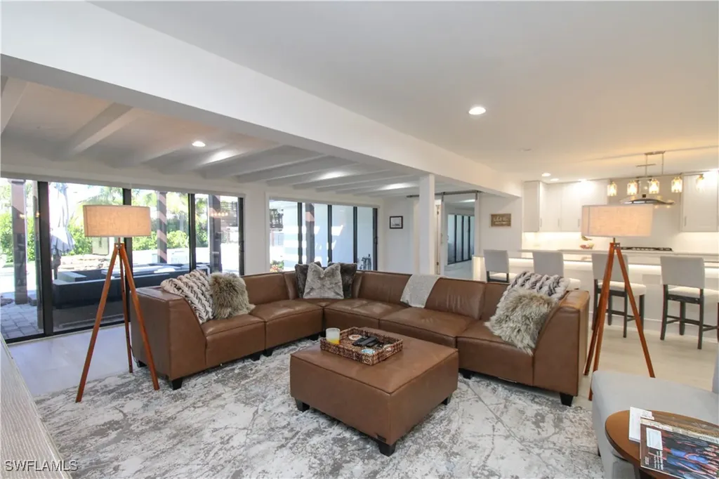 1555 Crayton Road Naples FL 34102