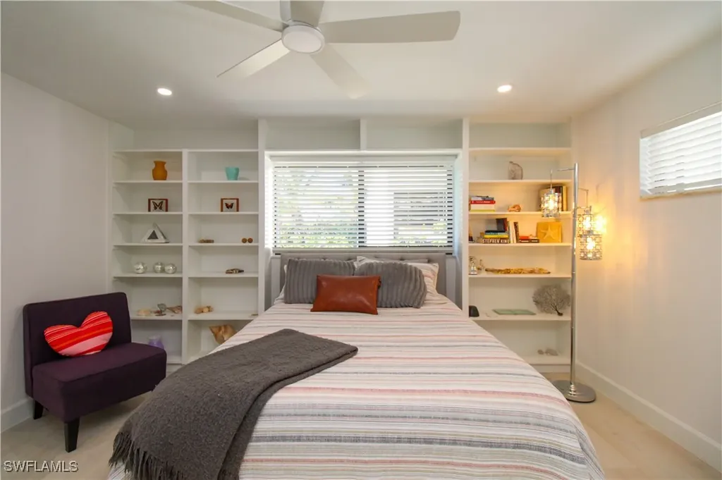 1555 Crayton Road Naples FL 34102