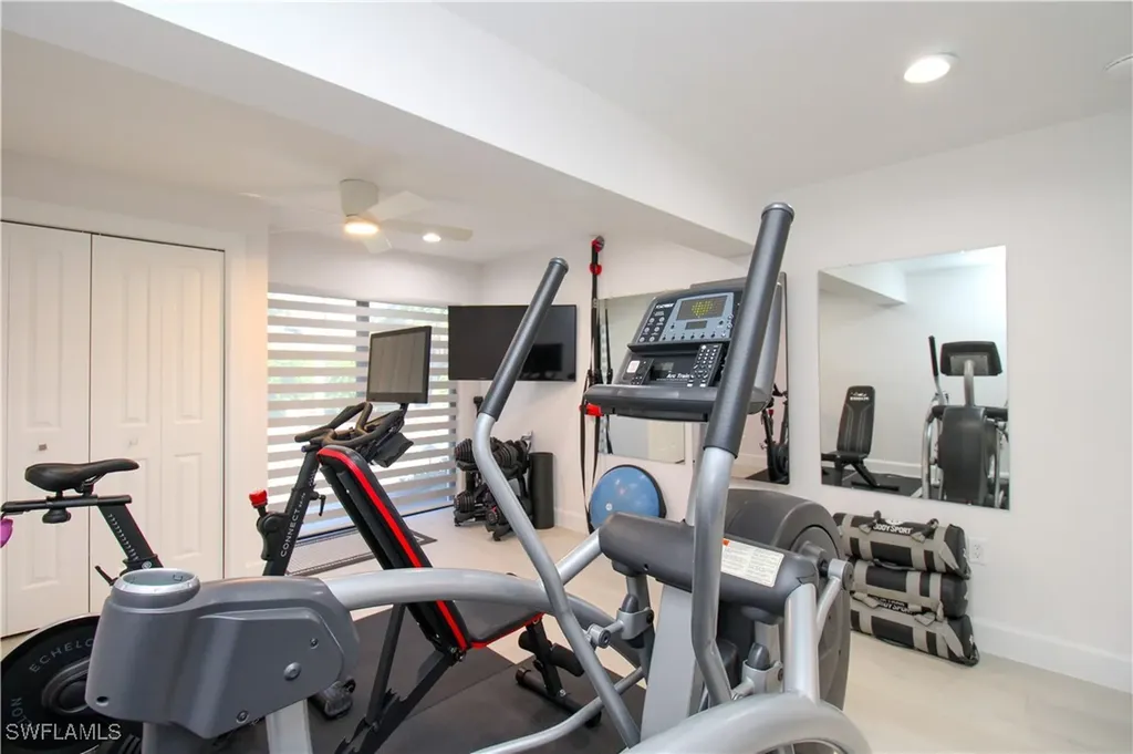 1555 Crayton Road Naples FL 34102