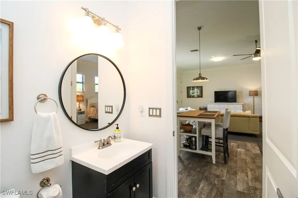 1555 Crayton Road Naples FL 34102