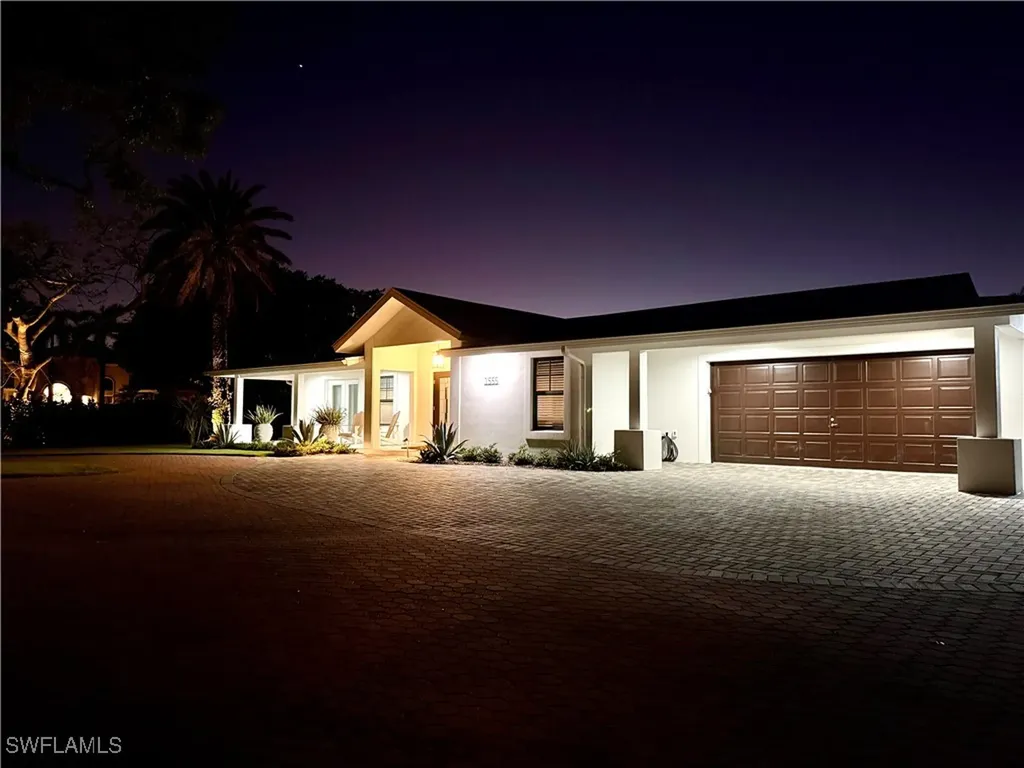 1555 Crayton Road Naples FL 34102