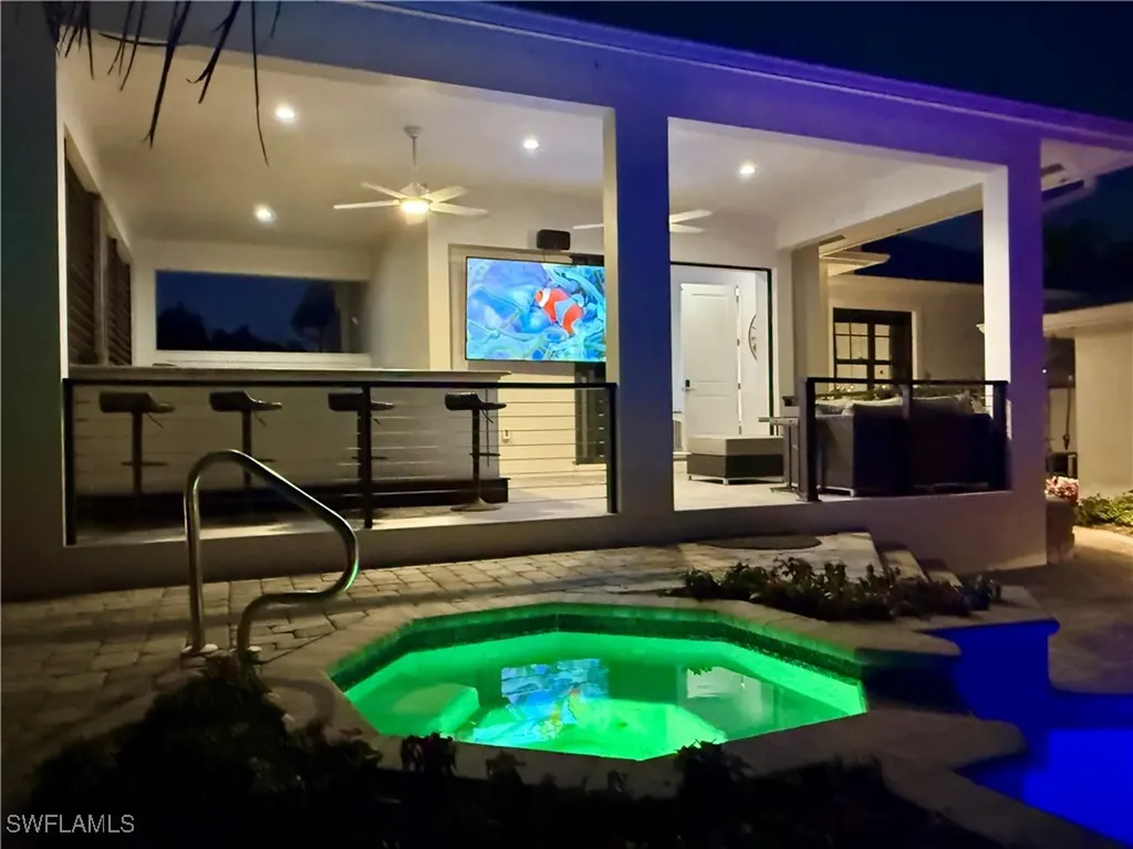 1555 Crayton Road Naples FL 34102
