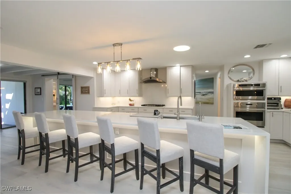 1555 Crayton Road Naples FL 34102