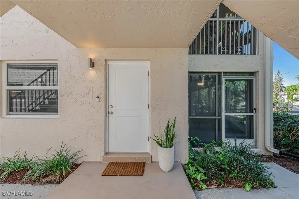 1549 Sandpiper Street Naples FL 34102