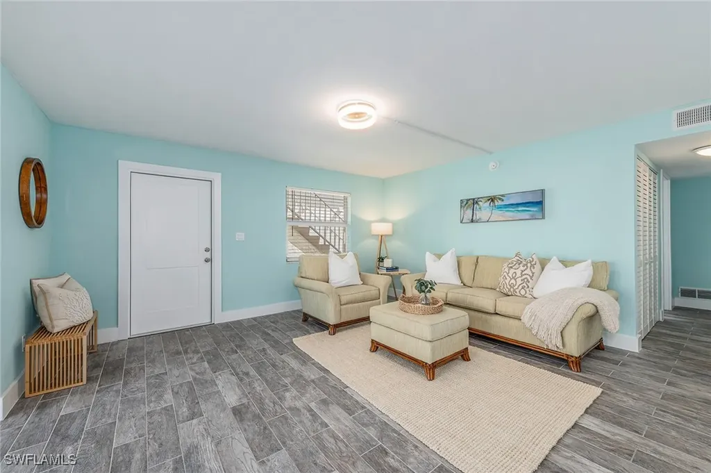 1549 Sandpiper Street Naples FL 34102