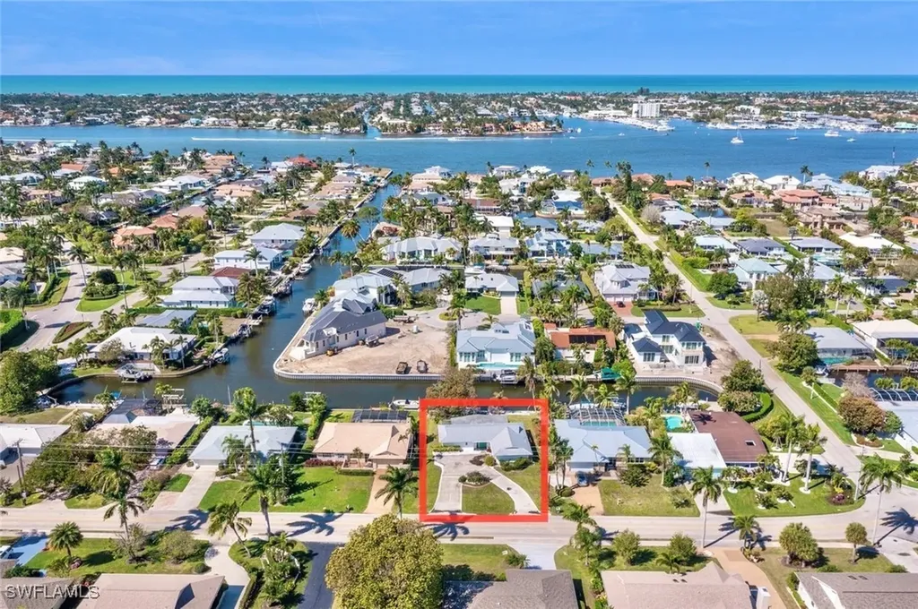 1696 Sandpiper Street Naples FL 34102