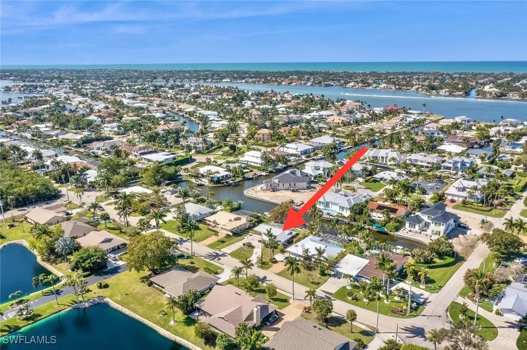 1696 Sandpiper Street Naples FL 34102