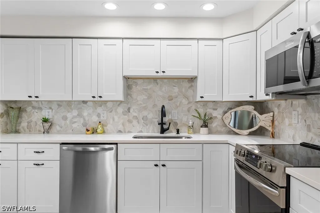 19 Knights Bridge Road Naples FL 34112