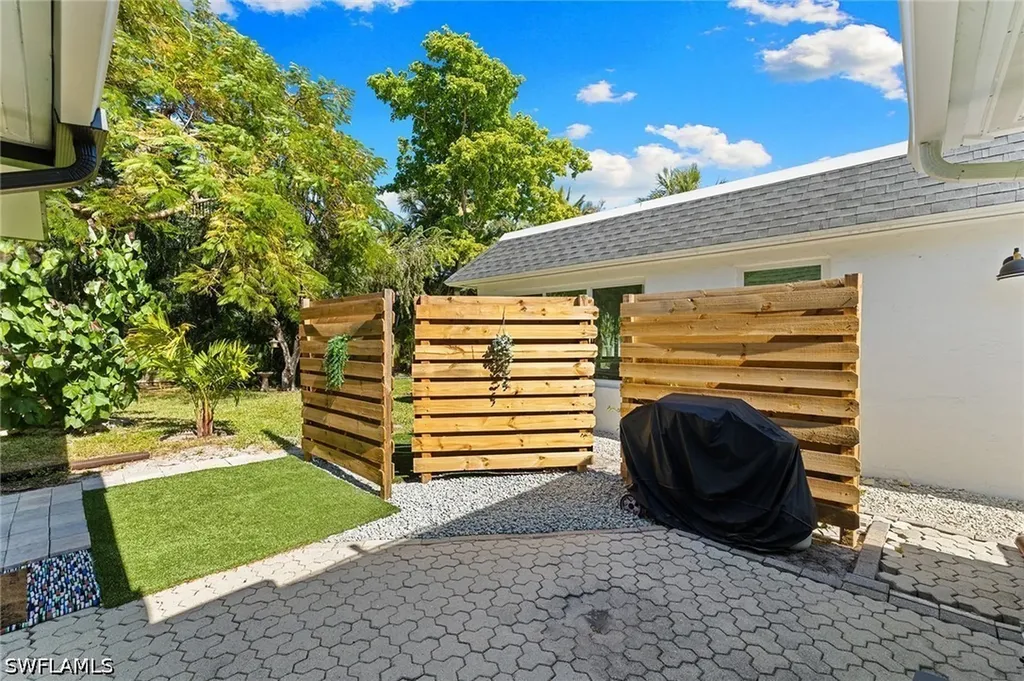 19 Knights Bridge Road Naples FL 34112