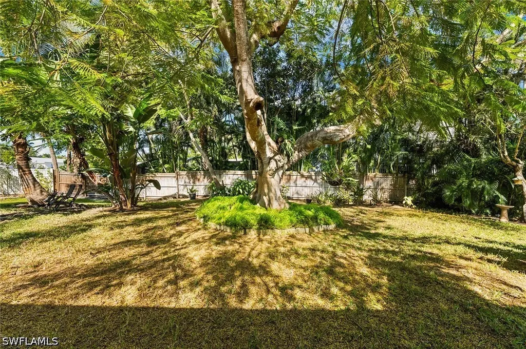 19 Knights Bridge Road Naples FL 34112