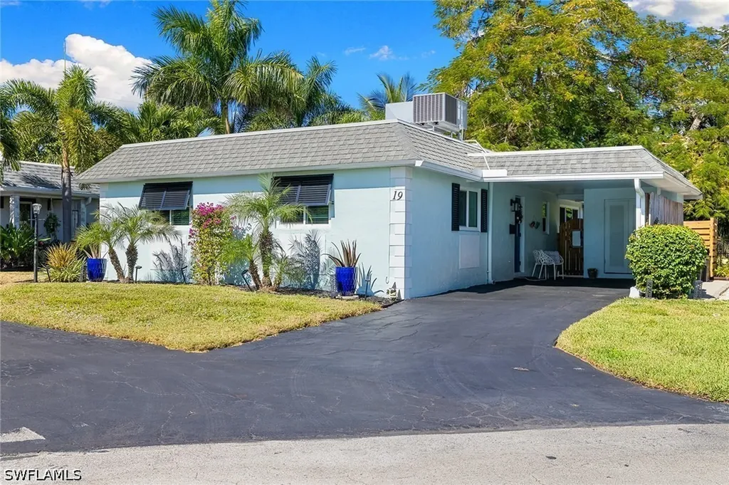 19 Knights Bridge Road Naples FL 34112