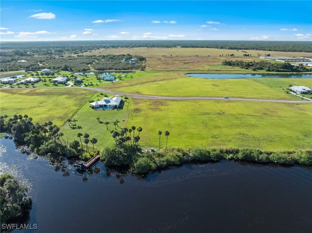 22821 Yellow Button Lane Alva FL 33920