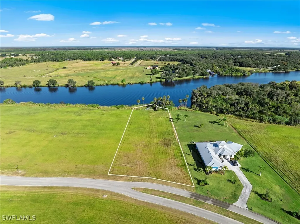 22821 Yellow Button Lane Alva FL 33920