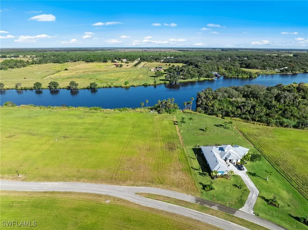 22821 Yellow Button Lane Alva FL 33920