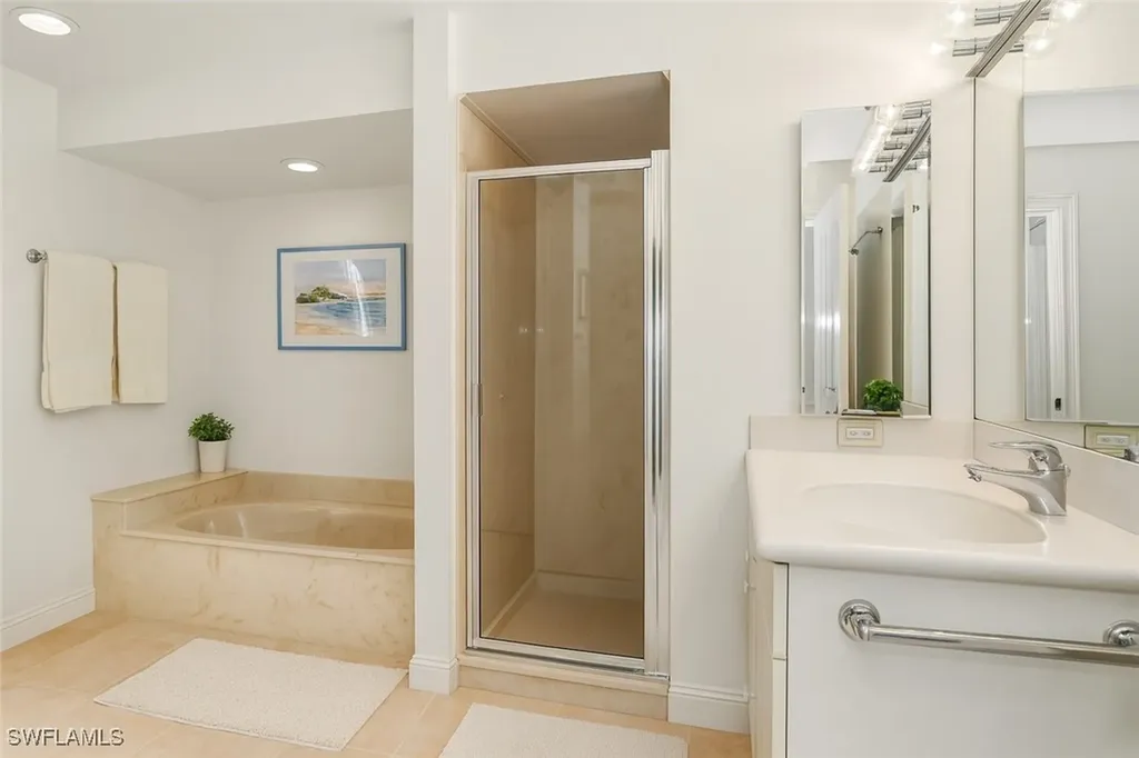 4 Stonehedge Point Naples FL 34105
