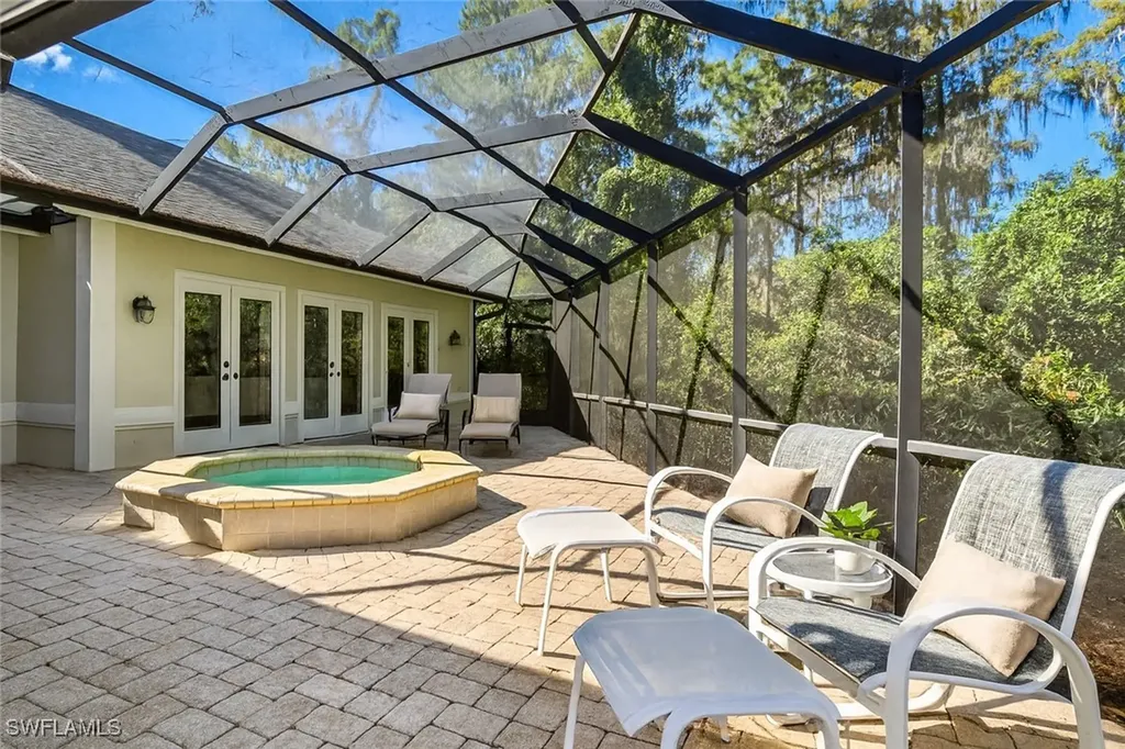 4 Stonehedge Point Naples FL 34105