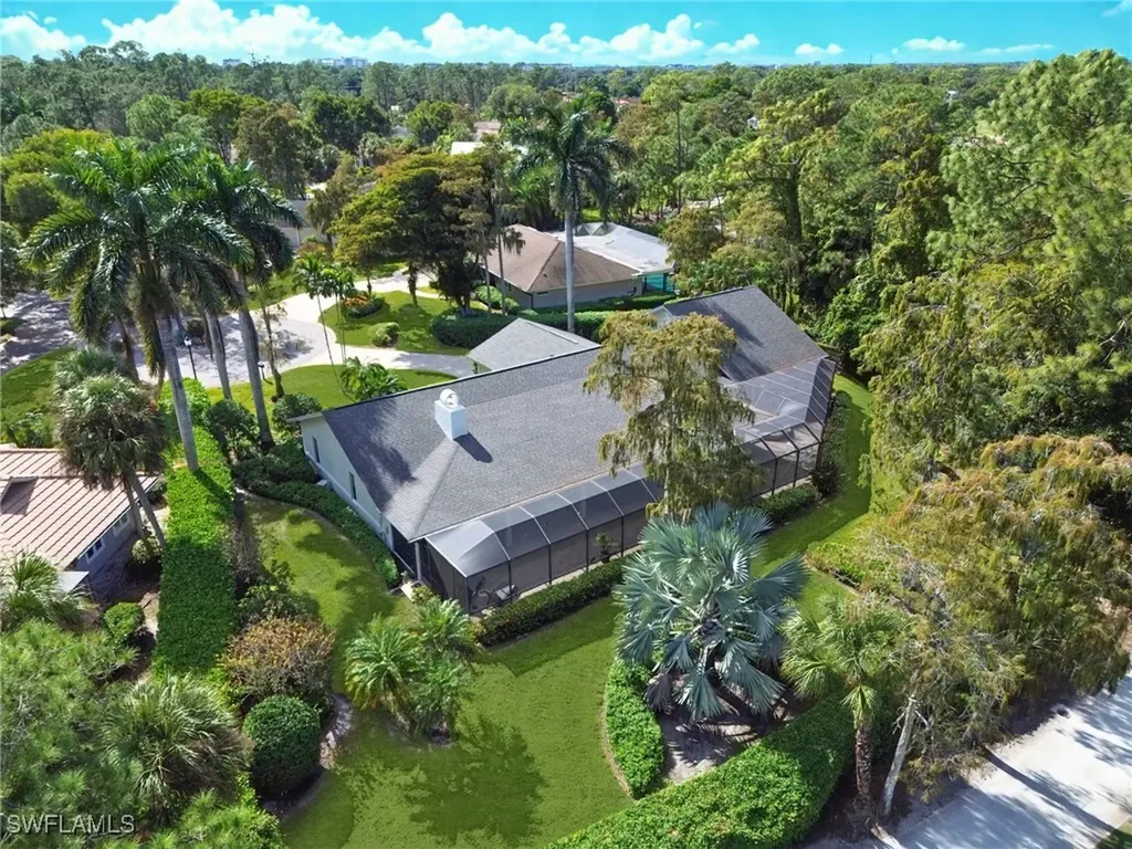4 Stonehedge Point Naples FL 34105