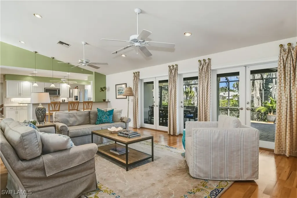 4 Stonehedge Point Naples FL 34105