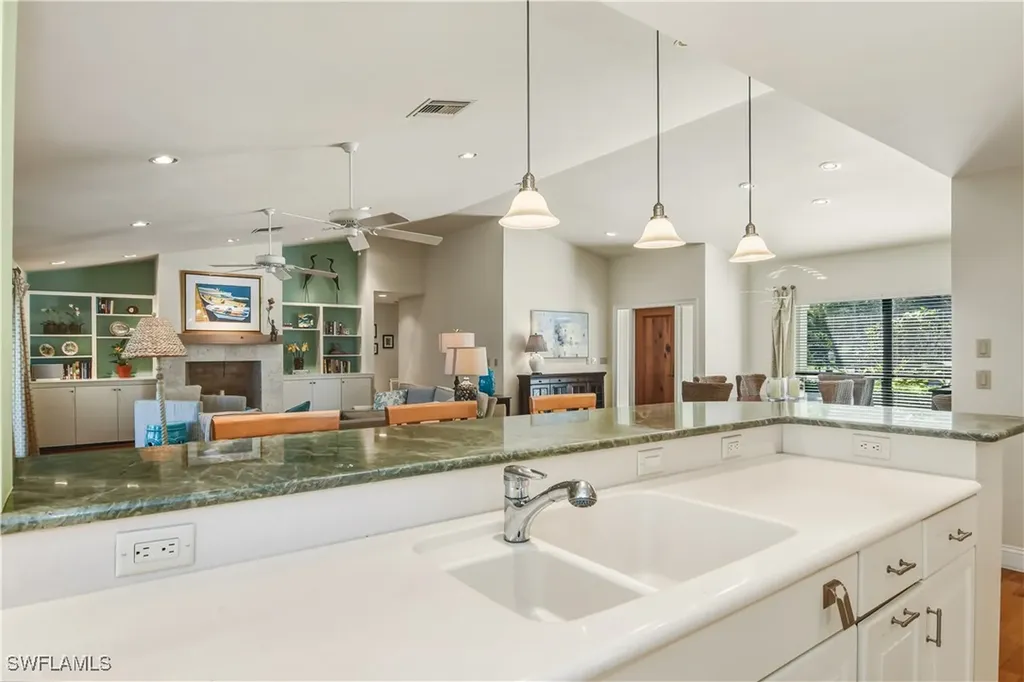 4 Stonehedge Point Naples FL 34105