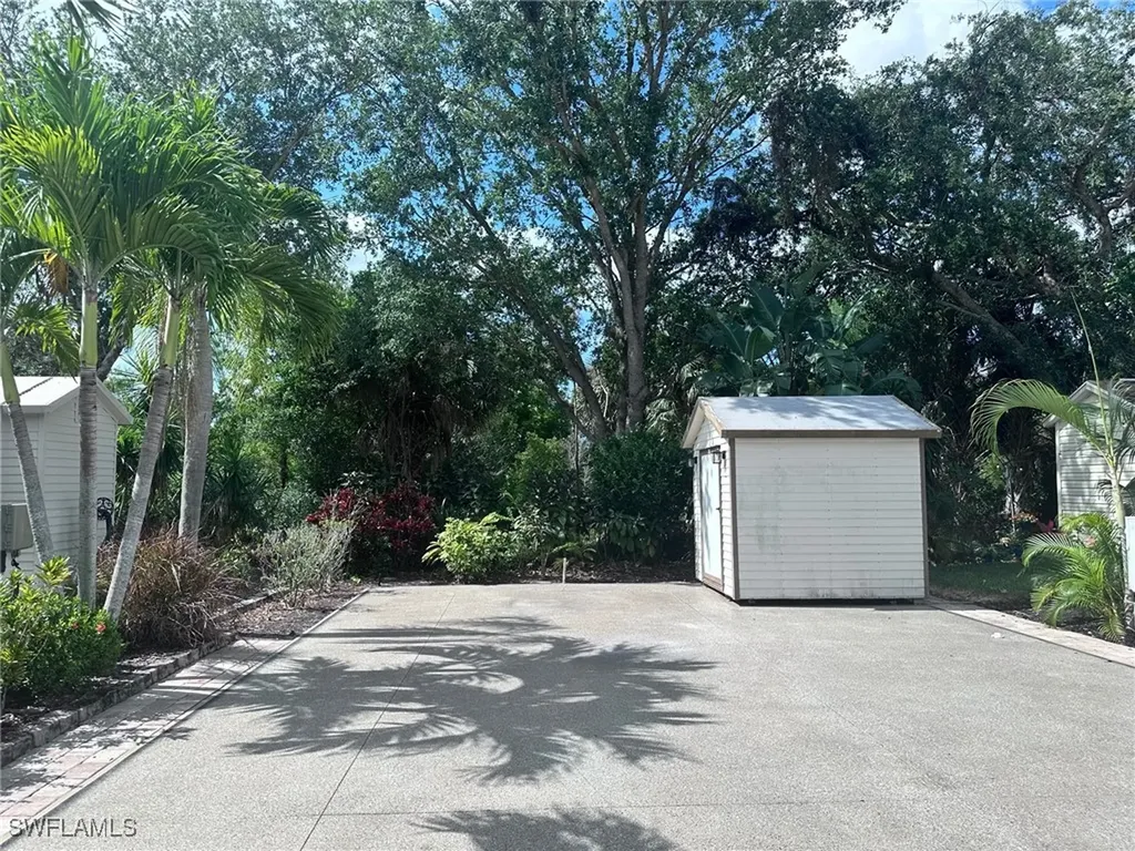 1602 Diamond Lake Circle Naples FL 34114