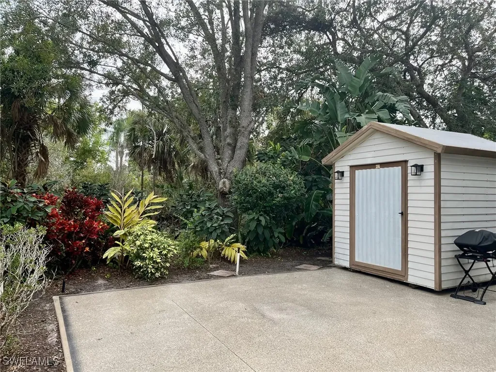 1602 Diamond Lake Circle Naples FL 34114