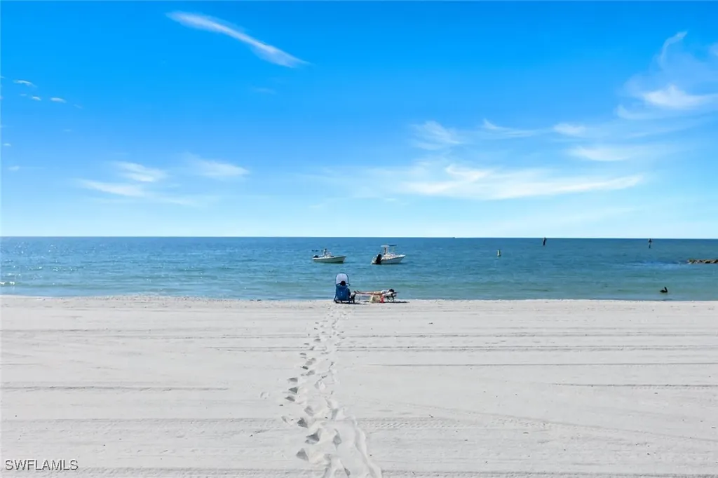 2211 Gulf Shore Boulevard N Naples FL 34102