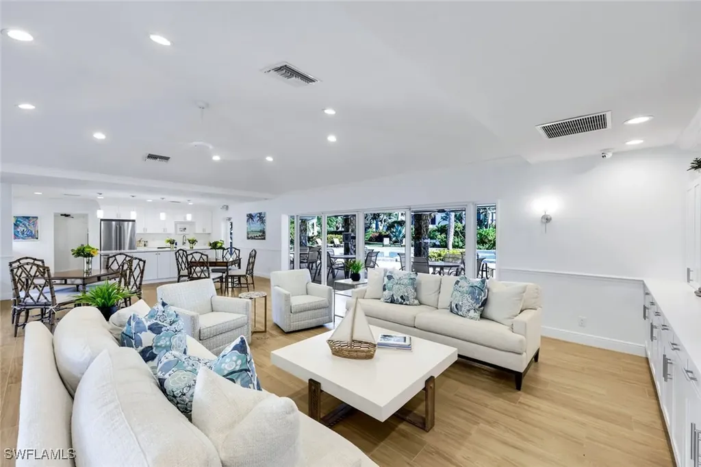 2211 Gulf Shore Boulevard N Naples FL 34102