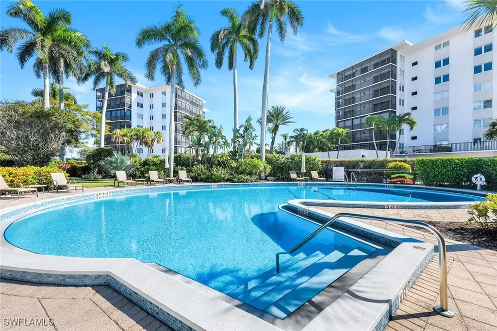 2211 Gulf Shore Boulevard N Naples FL 34102