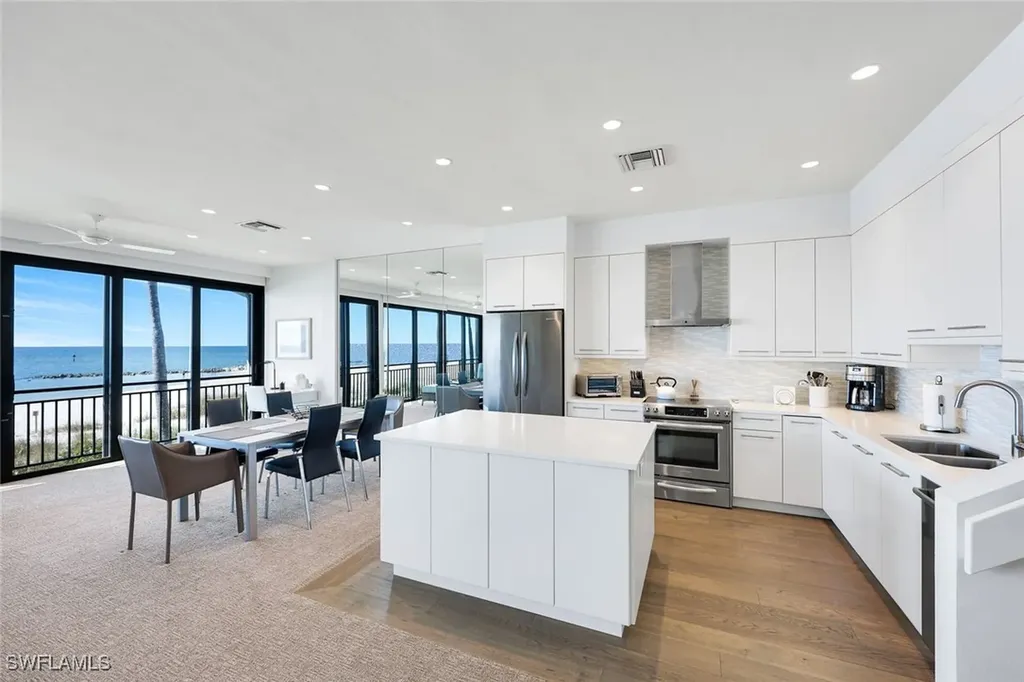 2211 Gulf Shore Boulevard N Naples FL 34102