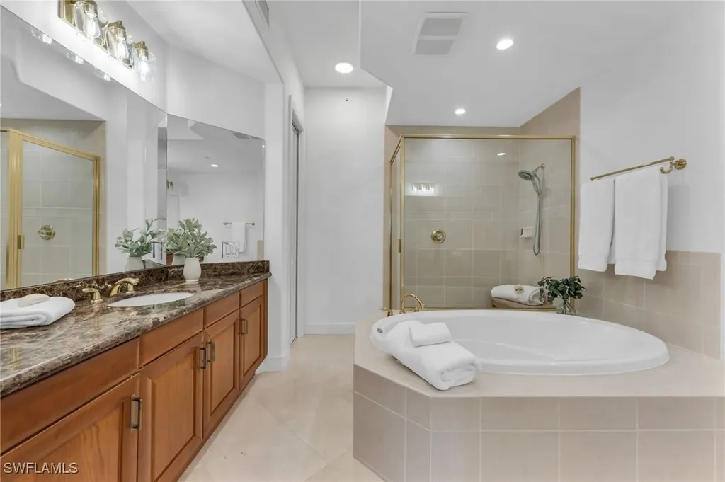 570 El Camino Real Naples FL 34119