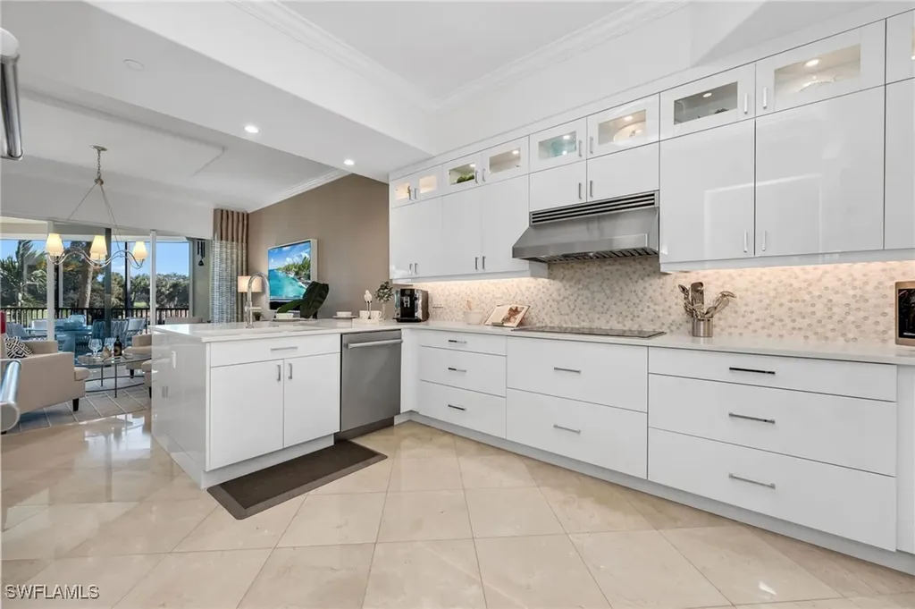570 El Camino Real Naples FL 34119