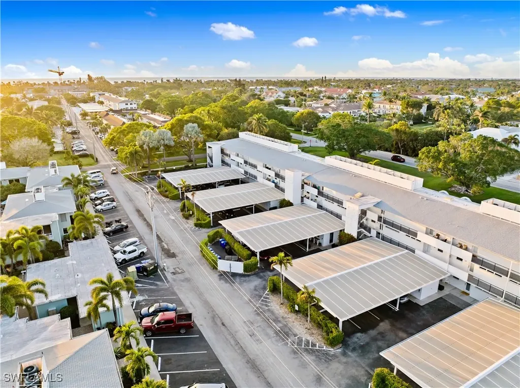 676 Broad Avenue S Naples FL 34102