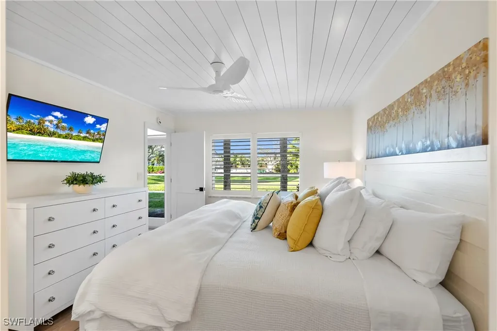 676 Broad Avenue S Naples FL 34102
