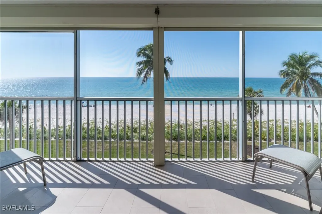 10691 Gulf Shore Drive Naples FL 34108