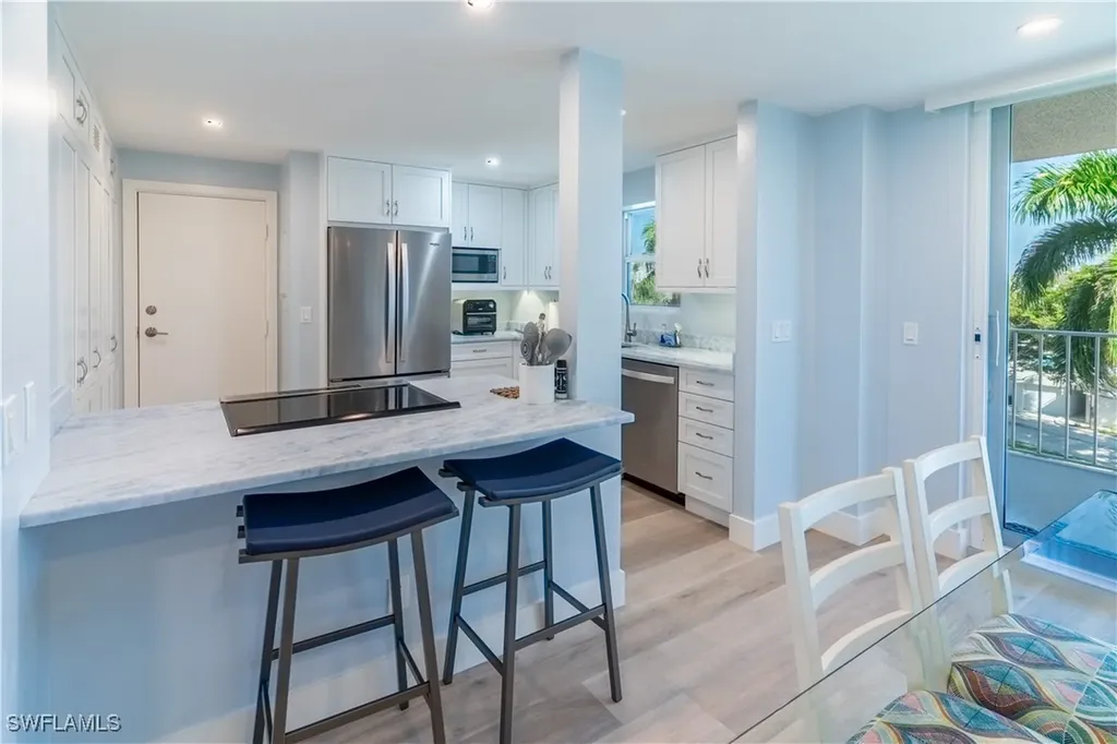 10691 Gulf Shore Drive Naples FL 34108