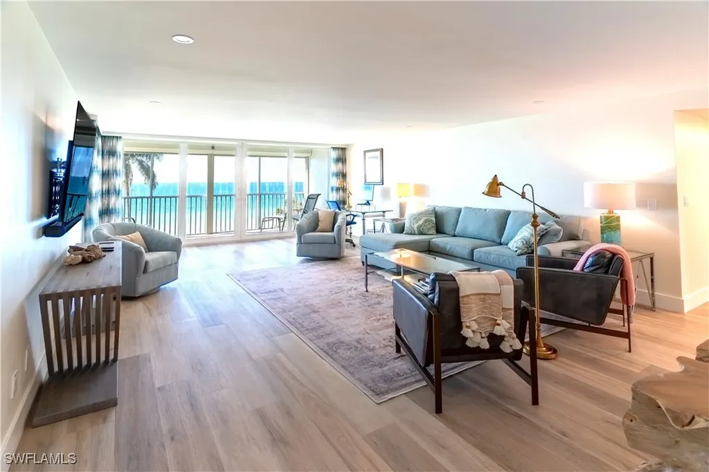 10691 Gulf Shore Drive Naples FL 34108