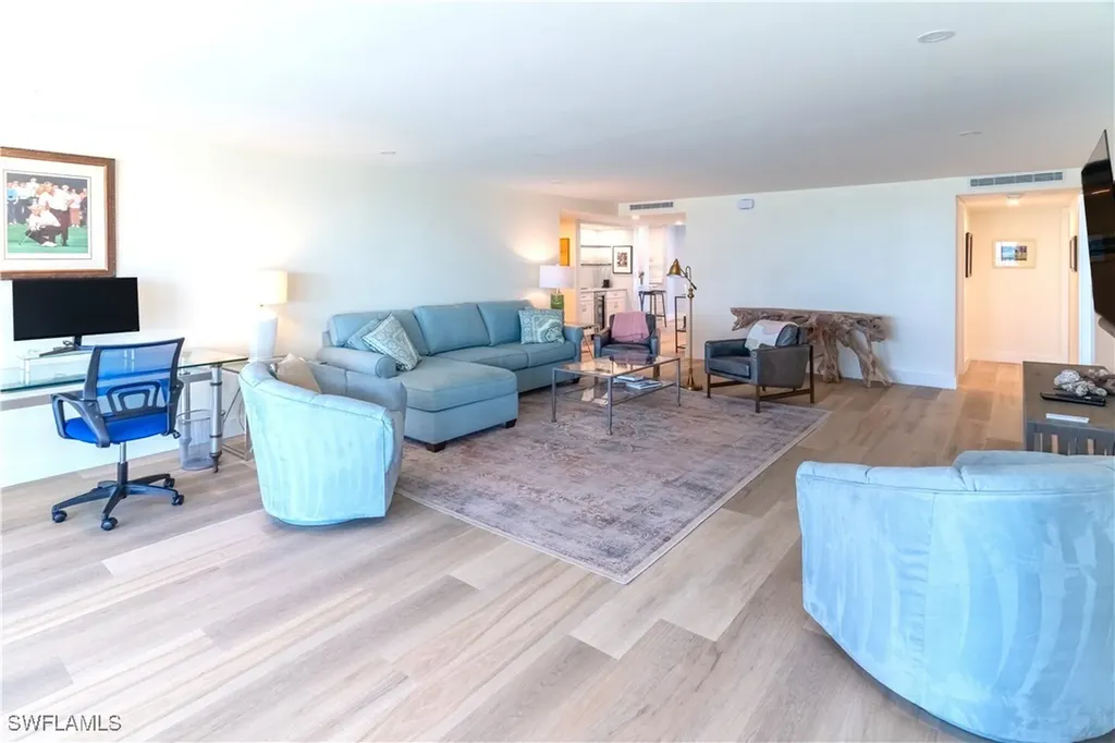 10691 Gulf Shore Drive Naples FL 34108