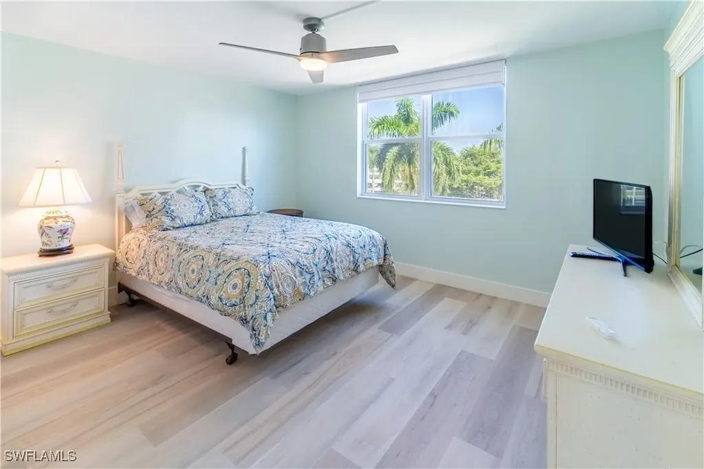 10691 Gulf Shore Drive Naples FL 34108