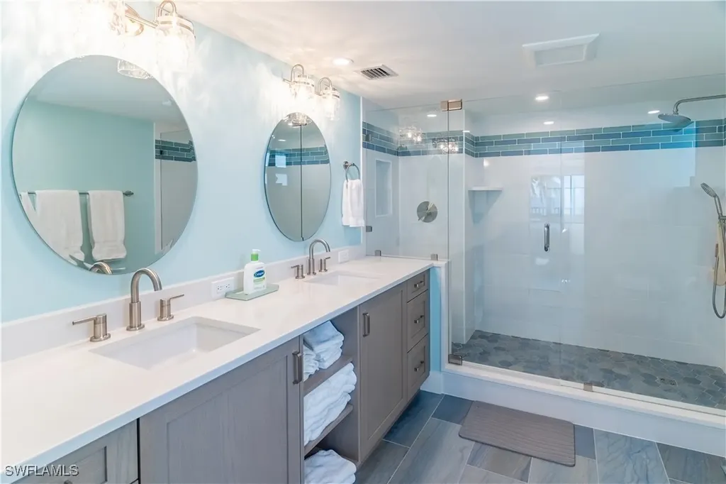 10691 Gulf Shore Drive Naples FL 34108