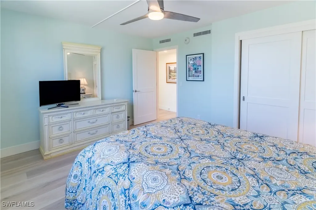 10691 Gulf Shore Drive Naples FL 34108