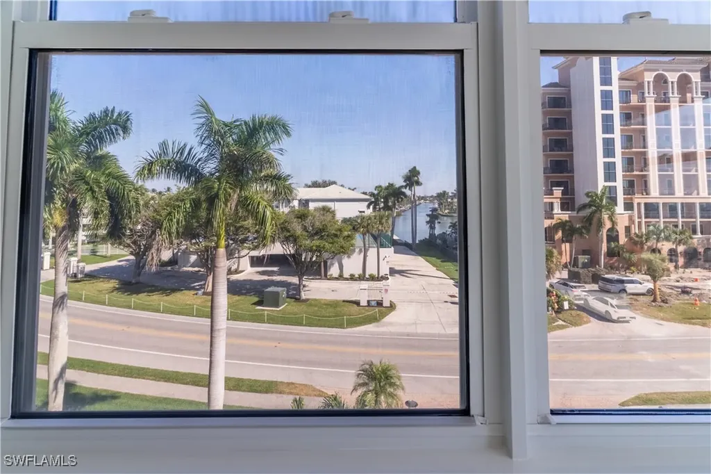 10691 Gulf Shore Drive Naples FL 34108