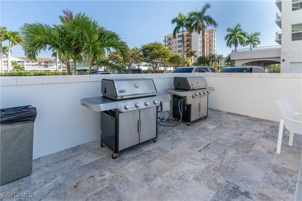 10691 Gulf Shore Drive Naples FL 34108