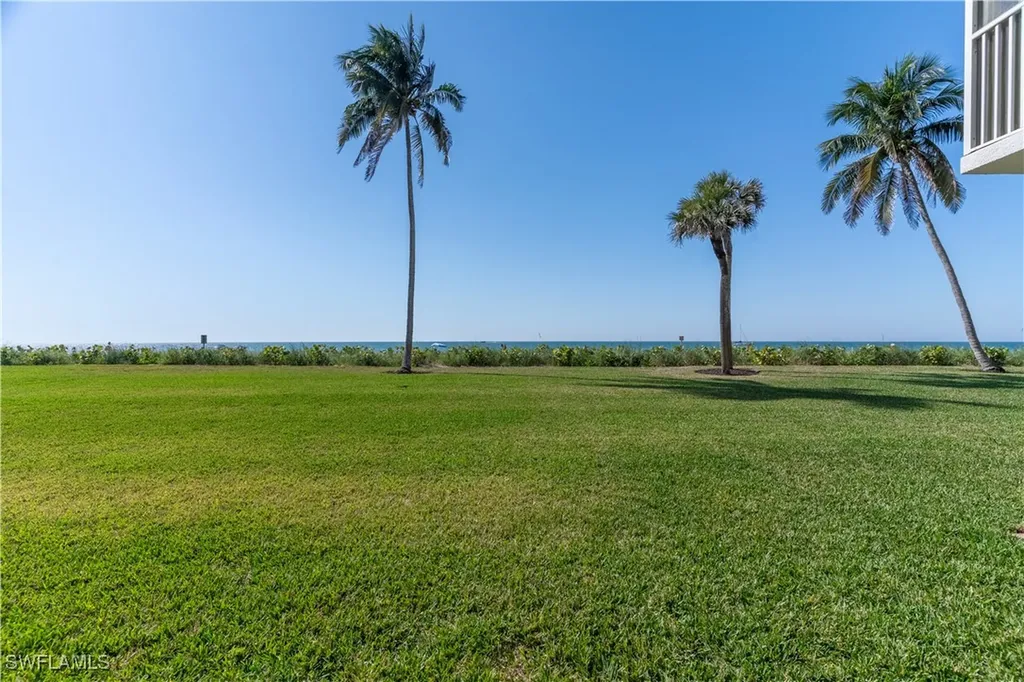 10691 Gulf Shore Drive Naples FL 34108