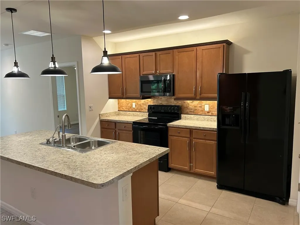 2837 NW 2nd Terrace Cape Coral FL 33993