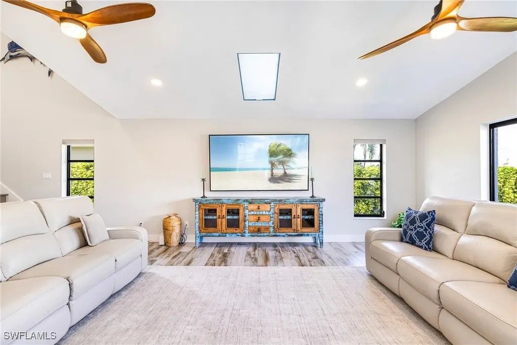 1911 SE 32nd Terrace Cape Coral FL 33904