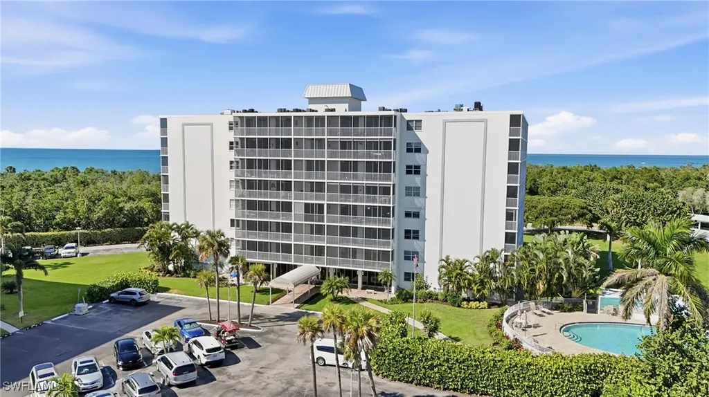 5 Bluebill Avenue Naples FL 34108