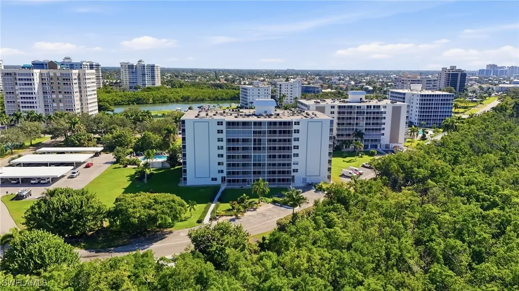 5 Bluebill Avenue Naples FL 34108